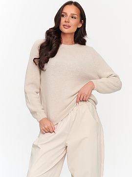 Pulover Makadamia  Un pulover elegant cu guler rotund pentru femei este alegerea perfectă pentru femeile care apreciază combinația de simplitate, confort ș