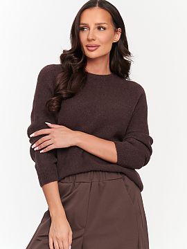 Pulover Makadamia  Stiloul pulover de damă cu guler rotund este o alegere ideală pentru femeile care apreciază combinația de simplitate, confort și elegan