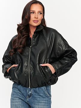Jachetă Makadamia  Mizează pe un stil atemporal și confortabil cu o geacă de damă din imitație de piele, într-o croială la modul oversize. Este un model