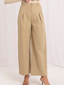 Kulote Italy Moda  Pantaloni culottes pentru femei sunt un model elegant și universal, care se încadrează perfect în tendințele atemporale. Materialul net