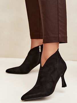 Botine cu toc Step in style  Botinele dama cu toc mic din piele ecologică sunt o propunere elegantă pentru femeile care apreciază stilul, confortul și aspectul atemp