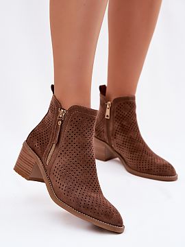 Botine cu toc Step in style  Botinele feminine din dantelă de la marca Vinceza sunt o propunere elegantă, care atrage atenția cu aspectul său original. Partea superi