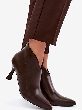 Botine cu toc Step in style  Botine scurte de damă din piele ecologică sunt o propunere elegantă pentru femeile care apreciază stilul, confortul și aspectul atempor