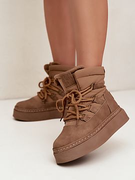 Moon boots Step in style  Bocanci de zăpadă pentru femei de la marca Big Star. Modelul încălțat facilitează îmbrăcarea rapidă, iar șiretul suplimentar permi