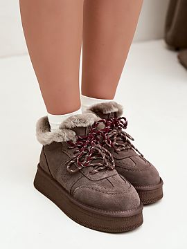 Moon boots Step in style  Bocanci de damă Big Star din piele de catifea sunt un model călduros și elegant creat pentru zilele reci și ierni. Șiretul clasic permi