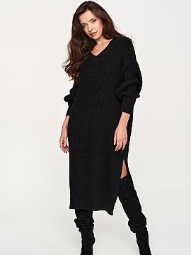 Rochie de zi Makadamia  Rochia supradimensionată din tricot este o alegere excelentă pentru zilele mai reci. Modelul are o croială lejeră, relaxată, care asigu