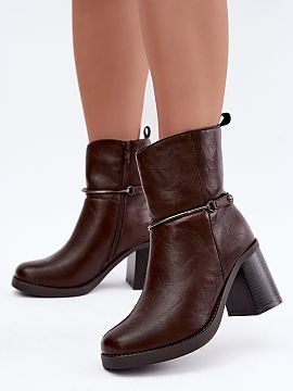 Botine cu toc Step in style  Botinele pentru femei de la marca Jezzi, realizate din piele naturală, reprezintă o propunere elegantă pentru zilele mai reci. Tocul stab
