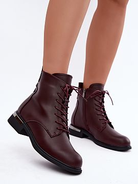 Botine Step in style  Botinele de damă de la marca Vinceza fabricate din piele naturală sunt o propunere clasică pentru zilele mai reci. Tocul plat asigură co