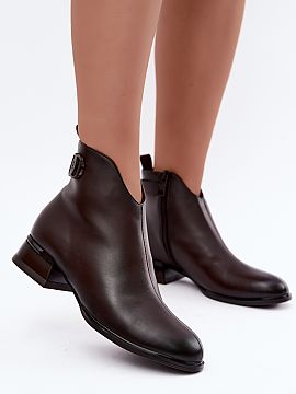 Botine Step in style  Botinele pentru femei de la marca Vinceza, realizate din piele ecologică, sunt o propunere excelentă pentru zilele mai reci. Croiala simpl