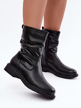 Botine Step in style  Botinele pentru femei din piele naturală sunt o propunere la modă pentru zilele mai reci. Partea superioară a cizmei a fost pliată într