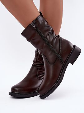 Botine Step in style  Botinele de damă realizate din piele naturală sunt o propunere la modă pentru zilele mai reci. Partea superioară a botinei este frumos p
