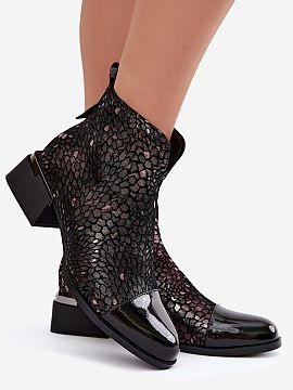 Botine cu toc Step in style  Botinele de damă din piele încântă prin combinația de piele netedă naturală cu catifea moale, datorită căreia partea superioară pr