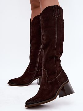 Cizme cu toc Step in style  Cizmele cowboy de damă din piele de catifea de la marca Vinceza sunt un model stilat, care îmbină caracterul occidental la modă cu finis