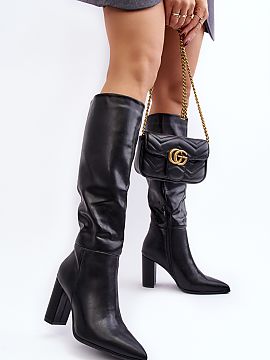 Cizme cu toc Step in style  Cizme de damă până la genunchi. Realizate din piele ecologică. Toc drept. Vârful ascuțit va subția optic picioarele. Model încălța