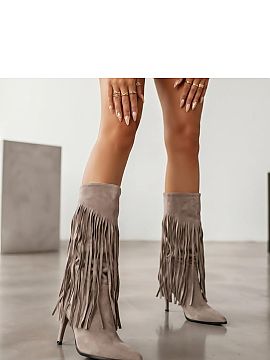 Cizme cu toc Solea  Cizme elegante până la genunchi, realizate din piele ecologică de catifea, sunt un model stilat pentru femeile care apreciază accentele 