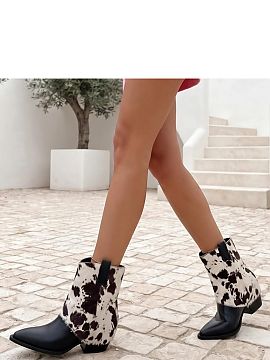 Botine cu toc Solea  Botinele pentru femei într-un model trendy cu imprimeu de piele de vacă sunt o propunere pentru femeile care apreciază accesorii distinct