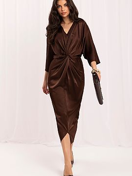 Rochie de seară Rue Paris  Rochia elegantă din satin artificial este o alegere perfectă pentru petreceri, ceremonii și ocazii speciale. Materialul neted, ușor luci