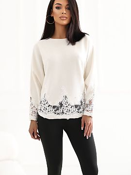 Pulover Factory Price  Elegantul pulover de damă în stil de lilieci este o propunere stilată pentru femeile care apreciază combinația de confort și detalii f