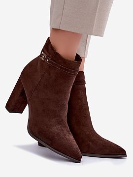 Botine cu toc Step in style  Botinele pentru femei fabricate din piele ecologică sunt o propunere excelentă pentru sezonul toamnă-iarnă. Modelul este plasat pe un to