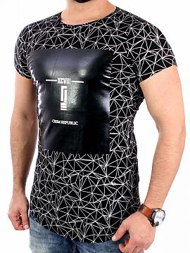 Tricou YourNewStyle  Tricou bărbătesc cu mânecă scurtă de culoare neagră. Tricou din țesătură cu model de pânză de păianjen.   Compoziție: 100% bumb