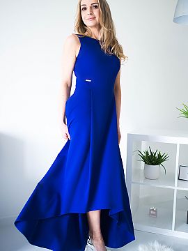 Rochie elegantă Jersa  O rochie simplă, dar elegantă, cu fermoar la spate. Rochie pe o căptușeală, cu partea de sus ajustată, tăiată în talie. O rochie de