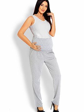Pantaloni de maternitate PeeKaBoo  Pantaloni de maternitate clasici, cu o croială lejeră. Panou fără presiune la nivelul abdomenului.
 Compoziție: .
 Pantaloni: PUNTO 7