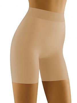 Pantaloni scurţi Wolbar   - înălțime mare
 - cusături plate
 - margini tăiate cu laser
 - conținutul de micromodal, bumbac și elastan combină funcțiile d