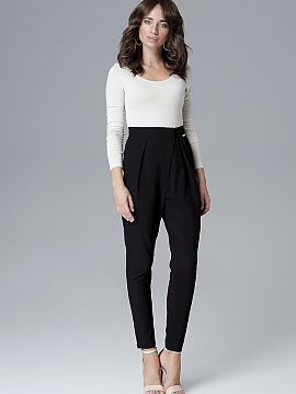 Pantaloni de damă Lenitif  Pantaloni eleganți, cu croială lejeră, terminați cu pliuri impresionante. Modelul evidențiază perfect talia.