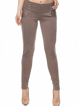 Pantaloni lungi PeeKaBoo  Pantaloni ajustați cu nasturi decorativi. O alegere perfectă pentru multe ocazii. Pantaloni cu buzunare glisante.