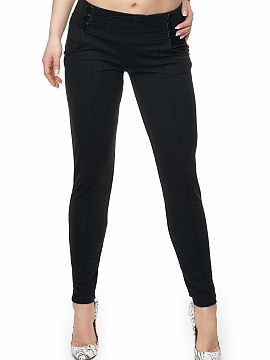 Pantaloni lungi PeeKaBoo  Pantaloni ajustați cu nasturi decorativi. O alegere perfectă pentru multe ocazii. Pantaloni cu buzunare glisante.