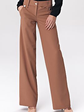 Pantaloni de damă Nife  Pantalonii caramel pentru femei, cu o croială palazzo la modă, sunt un element perfect al unui stil soft-office, depășind canonul. Culoa