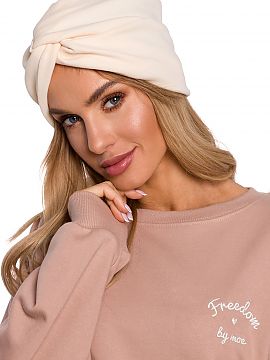 Şapcă Moe  O șapcă ușoară tricotată cu o țesătură caracteristică de turban este un accesoriu perfect pentru fiecare ținută de zi cu zi, atâ