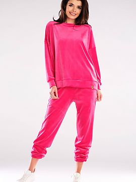 Pantaloni de trening awama  Pantaloni confecționați din catifea moale, elastică și plăcută la atingere. O bandă elastică în talie asigură o potrivire perfect�