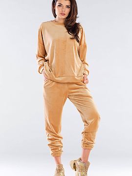 Pantaloni de trening awama  Pantaloni confecționați din catifea moale, elastică și plăcută la atingere. O bandă elastică în talie asigură o potrivire perfect�