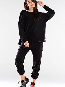 Pantaloni de trening awama  Pantaloni confecționați din catifea moale, elastică și plăcută la atingere. O bandă elastică în talie asigură o potrivire perfect�