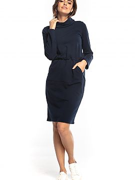 Rochie de zi Tessita  Rochie midi sport cu mâneci lungi, realizată din tricot tip hanorac. Rochia este încrețită în talie cu o bandă elastică cusută. Are