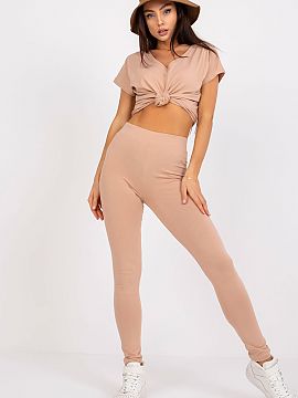 Legginşi BFG  Colanți din material neted, cu talie elastică. Perfect cu tunici, cămăși lungi sau pulovere.