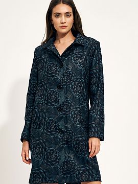 Palton Nife  Minimalism și o croială atemporală! Descoperiți un palton elegant, cu o croială relaxată și închidere cu nasturi. Modelul are un gul
