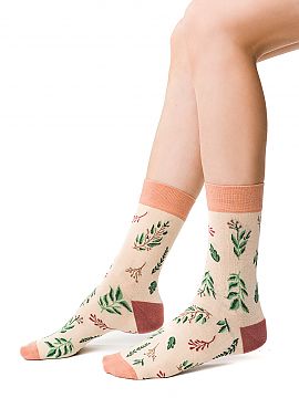Şosete Steven  Șosetele moi, elastice, cu modele florale, inspirate de natura luxuriantă și neîmblânzită, sunt răspunsul nostru la schimbările pe c