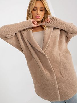 Palton MBM  Palton de damă cu închidere prin presare și buzunare glisante. Perfect pentru toamnă și nu numai.