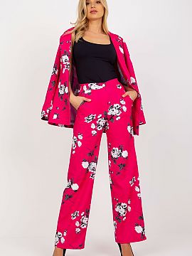 Pantaloni de damă Lakerta  Pantaloni simpli, dar eleganți, cu picioare largi și talie înaltă. Pantaloni cu fermoar și nasturi. Buzunare laterale. Sunt perfecte cu