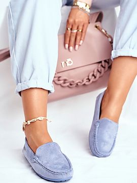 Mocasini Step in style  Mocasinii sunt pantofii care nu se vor demoda niciodată. Se potrivesc atât la ținutele de zi cu zi, cât și la cele mai elegante. Talpa 