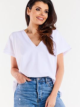 Bluză Infinite You  Bluză senzațională, confecționată din bumbac foarte plăcut pentru piele. Decolteu în formă de V care evidențiază bustul. Fabricat�