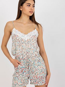 Pantaloni scurţi Fresh Made  Pantaloni scurți pentru femei cu cravată în talie, buzunare glisante pe laterale.
