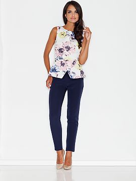 Pantaloni de damă Figl   Pantaloni clasici, cu picioare lungi.
 Tubul tăiat, realizat din material neted.
 Include bandă elastică la talie.
 Pantaloni elegan�