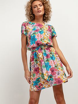 Rochie de zi Tessita  Rochia frumoasă este o opțiune excelentă atât pentru stilul elegant, cât și pentru cel de zi cu zi. Partea de sus a rochiei are o croi