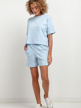Bluză Tessita  Bluza noastră cu mânecă scurtă se va potrivi de minune cu ținutele urbane. Inspirată din moda de stradă, bluza are o croială largă,