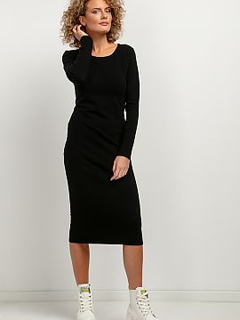 Rochie de zi Tessita  O rochie midi simplă, mulată, cu decolteu barcă, va arăta frumos pe orice siluetă. Cu aspectul său simplu, dar elegant, această rochi