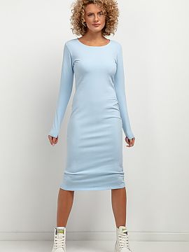 Rochie de zi Tessita  O rochie midi simplă, mulată, cu decolteu barcă, va arăta frumos pe orice siluetă. Cu aspectul său simplu, dar elegant, această rochi