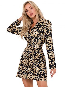 Rochie de zi Moe  Rochie sacou cu guler și mâneci lungi. Rochia se încheie cu nasturi acoperiți, fără căptușeală. Completată cu o curea din același